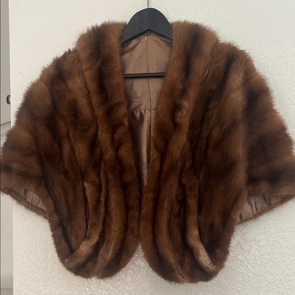 Jackets & Blazers - Vintage Brown Fur Stole – Possibly Mink Brown Fur Cape
